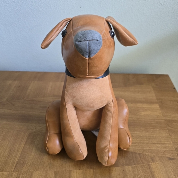 Taylor & Olive Logan Modern Resin/Leather Sitting Dog Door Stopper - Picture 3 of 10